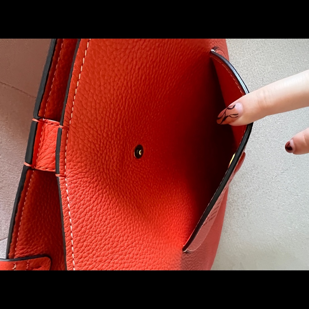 Tory Burch Orange perforated tote bag and wallet - Picture 3 of 12